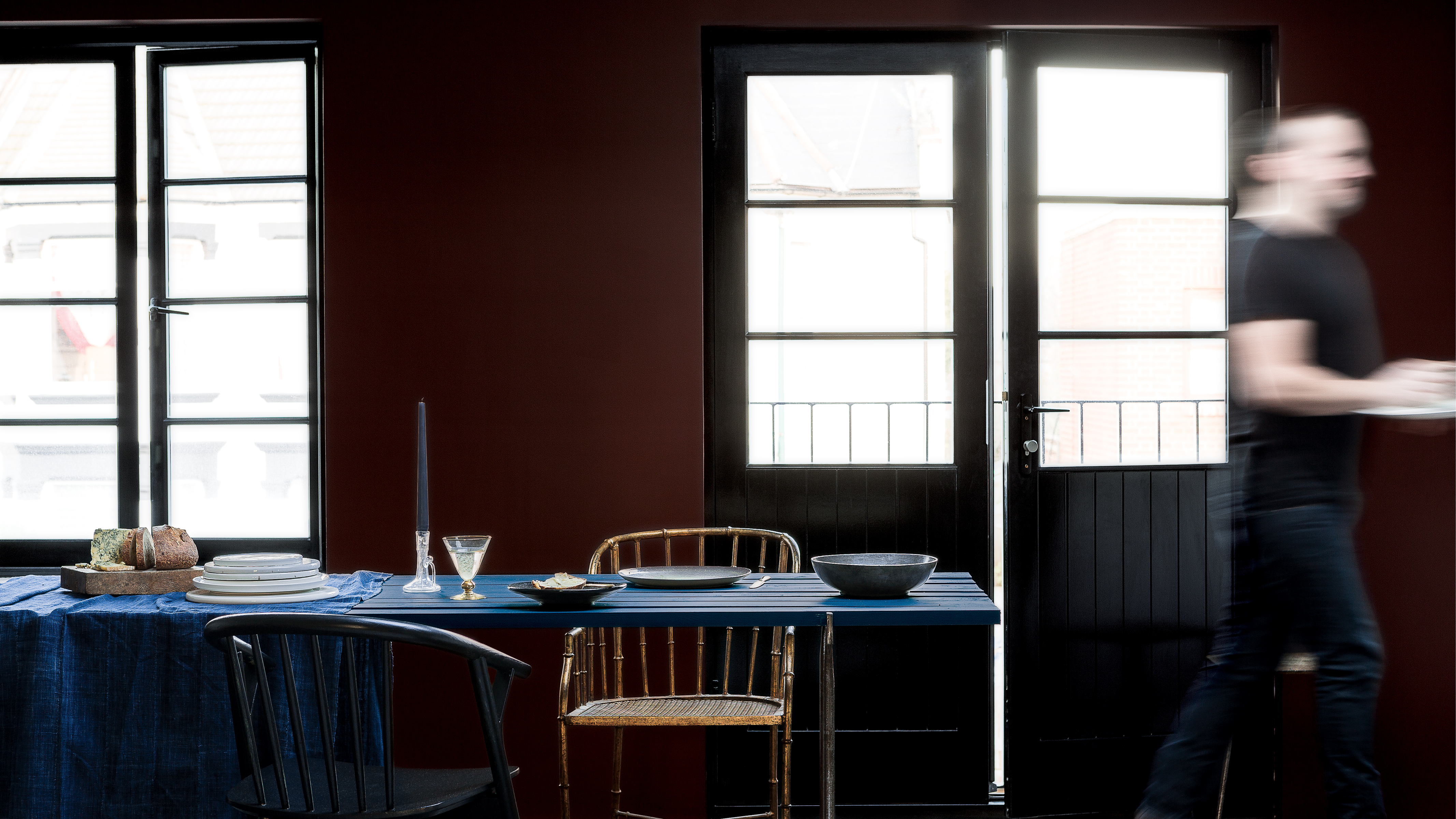 5 Reasons To Update Your Home With A Dark And Dramatic Colour Scheme Taubmanspng